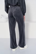 Βελούδινη γκρι φόρμα λαιμόκοψη