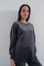 Βελούδινη γκρι φόρμα λαιμόκοψη